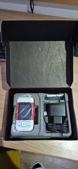 Nokia 5200 červená (nova, nikdy nepouzita) - 1