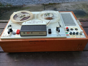 Magnetofon B 57