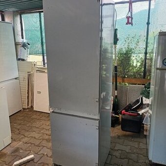Lednice s mrazákem 180 cm