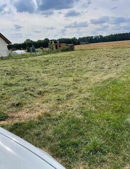 🏡 Stavební pozemek Býšť 827 m² -platné stavební povolení - 1