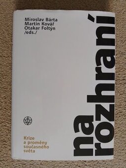Na rozhraní