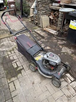 Benzínová sekačka Briggs Stratton Murray mxm550