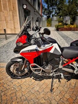 Multistrada V4S FULL SPORT - 1. maj. - doplňky 180tis.