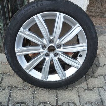 Audi A6 S6 C8 (4K) 245/45 R19 102V XL Zimní pneumatiky