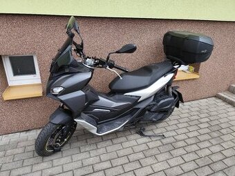 Prodám skútr Aprilia SR gt 125 11kw rok.2022 - 1