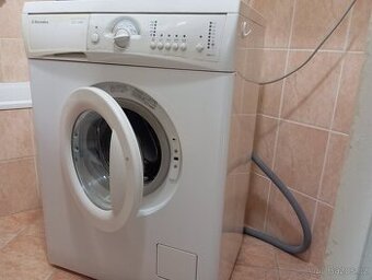 ELEKTROLUX PRAČKA
