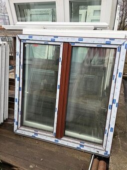 okno plastové 147x149 cm 2-křídlé barva mahagon oboustranný