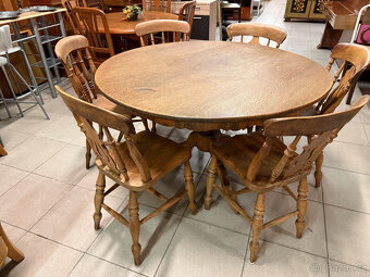 historický set dubového stolu a šesti židlí