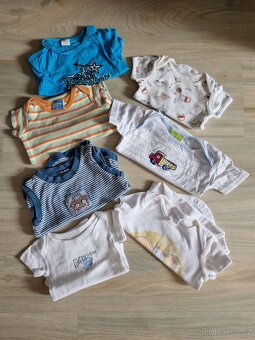 Miminkovske oblečení kluk (cca 0-6 měsíců)