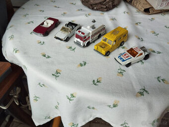 Staré hračky,autíčko matchbox 5ks ,autíčka