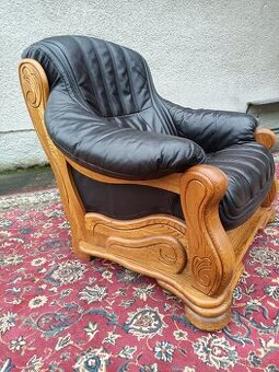 Rustikální křeslo kožené .