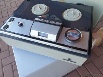 Kotoučový magnetofon unitra grundig