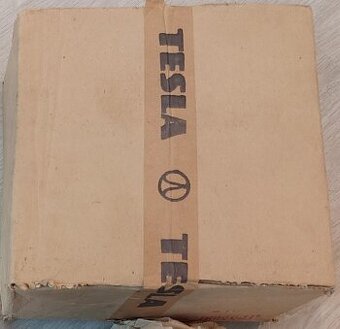 Sběratelský kus - TESLA - Stolní telefon