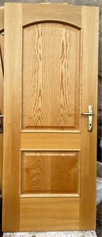 Levé dřevěné interiérové dveře 800mm x 200cm