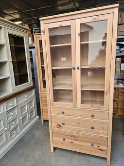 VITRÍNA IKEA HEMNES