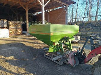 Rozmetadlo průmyslových hnojiv