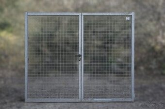 Dvoukřídlá brána žárový zinek