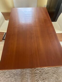 Jídelní stůl, masiv