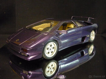Lamborghini Diablo fialové Bburago 1/18