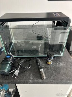 Kompletně vybavené akvárium Hailea Biotop E-25 (25l) + přísl