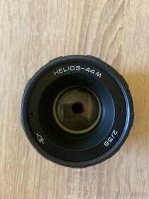 Helios 44M s redukci na Canon - 1