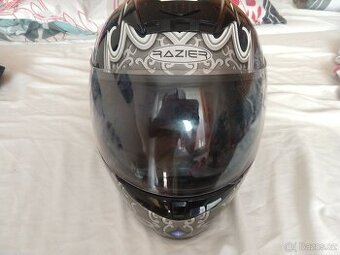 motorkářská helma Razier