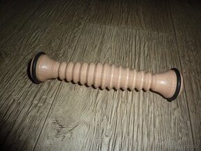 Dřevěný masážní váleček na chodidla - nepoužívaný