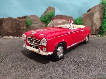 prodám model 1:18 peugeot 403 cabrioet 1957