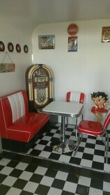 us diner , jídelna, sedačka, stolek