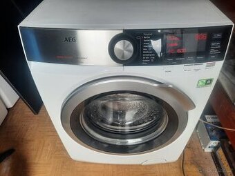 PRACKA PARNI AEG SERIE 8000 -----MOZNY ODVOZ