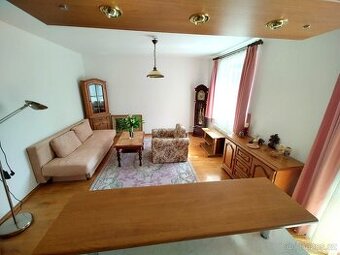 Pronájem bytu 1+kk 34m² s balkónem, Praha 8 - Trója, Vřesová