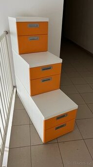 ŠUPLÍKOVÉ SCHODY - 3 KS NÁBYTKU