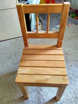 dětská dřevěná židle, stolička