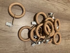 Dřevěné kroužky na závěsy Ikea