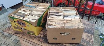 Suché třísky na podpal