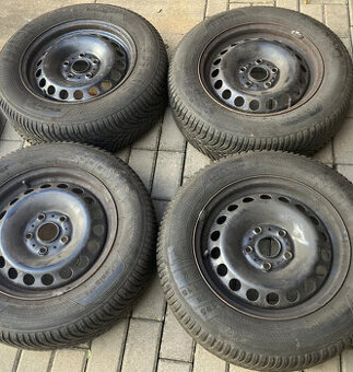 4 zimní pneu s disky 195/65 R15 Octavia 2