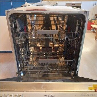 Vestavná myčka whirpool