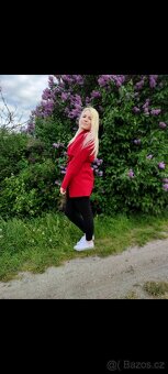 Krásný jarní kabátek vínový UNI