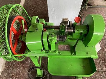 FUNKČNÍ EXCENTRICKÝ LIS - 2,8 kW, NOŽNÍ , PRŮMYSLOVÝ