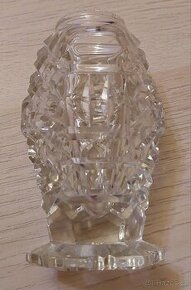 Skleněná vázička