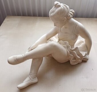 Keramická soška baletky