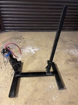 STOJAN NA TEST MOTORU JAWA