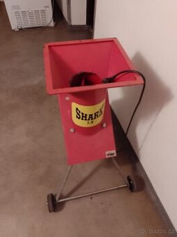 Prodám elektrický drtič větví SHARK 1,6 kW