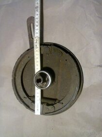 Štít zadní brzdy předválka