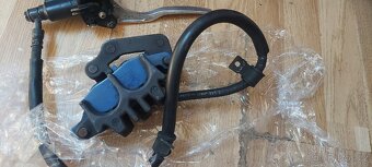 Suzuki GS500 přední pumpa s hadicí třmenem