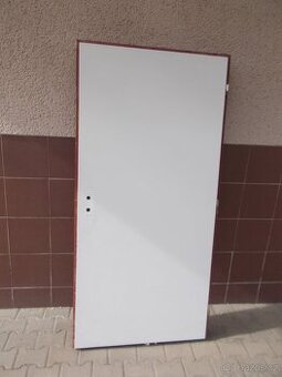 interiérové dveře +futra 200x90 pravé