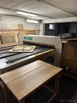 Roll Press – průmyslový válcový lis na karton/papír