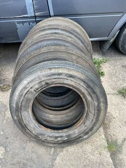 Staré retro veteránské pneu