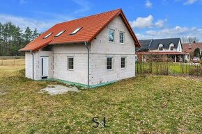 Prodej rodinného domu ve fázi hrubé stavby v části obce Vítk