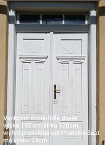 Masivní dřevěné dveře - 1